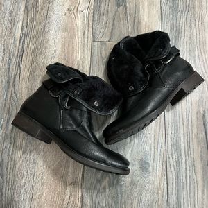 BareTraps black leather moto biker ankle fold over button buckle boots 9.5